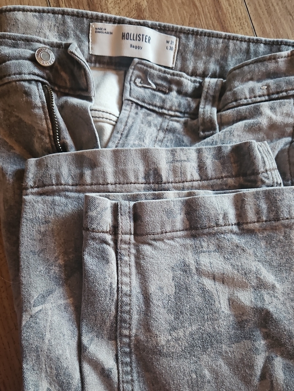 Hollister Baggy Jeans in Washed Gray